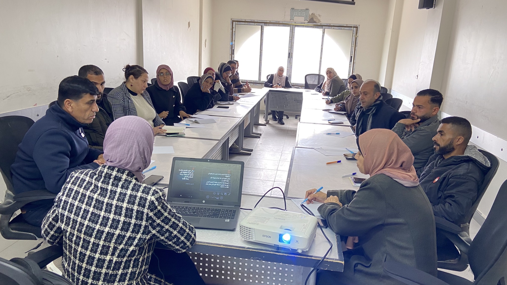 طاولة مستديرة بعنوان " دور الشباب والنساء في الاستجابة الإنسانية